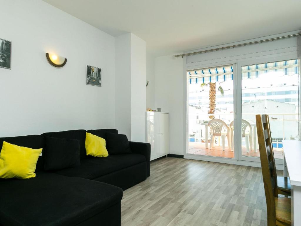 Fotografia z galérie ubytovania Apartamento luminoso con piscina comunitaria, cerca de la playa y centro de Santa Margarita, Roses - ES-228-119 v destinácii Roses