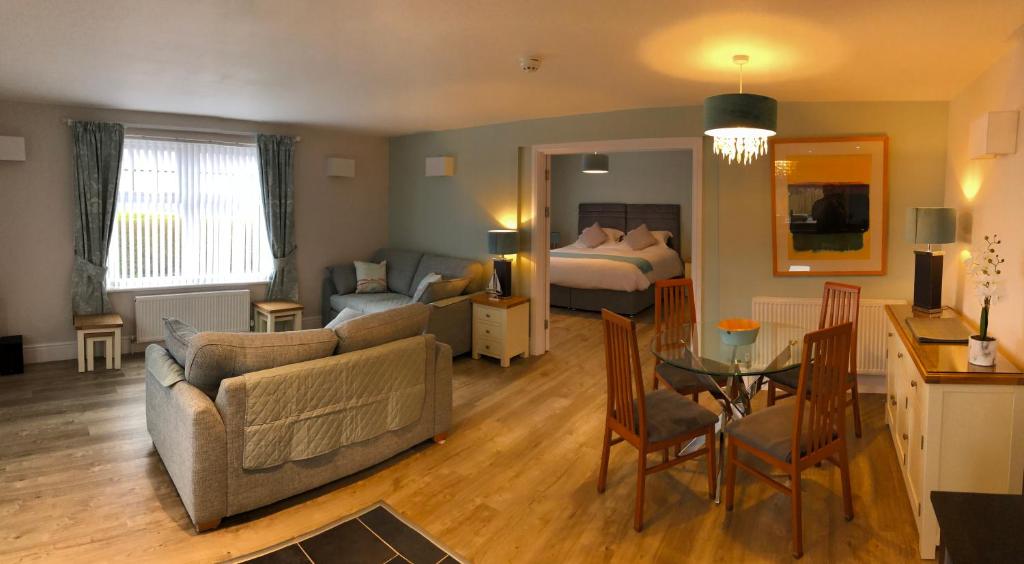 Ένα ή περισσότερα κρεβάτια σε δωμάτιο στο Beacon Hotel Self Catering Apartment