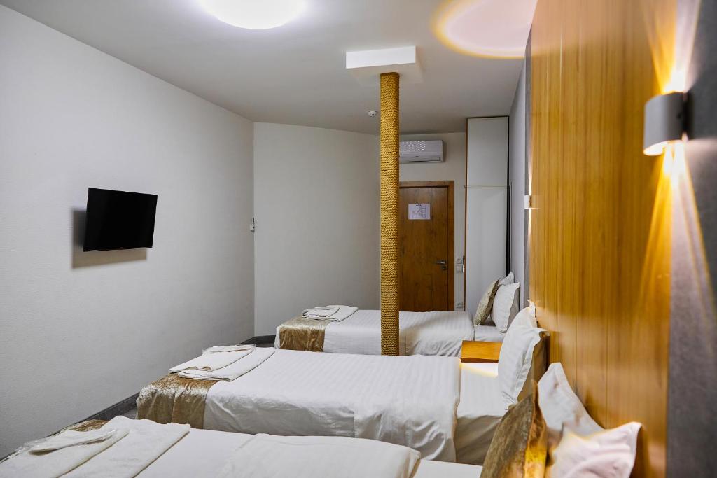 Art Plaza Hotel - Тройная комната