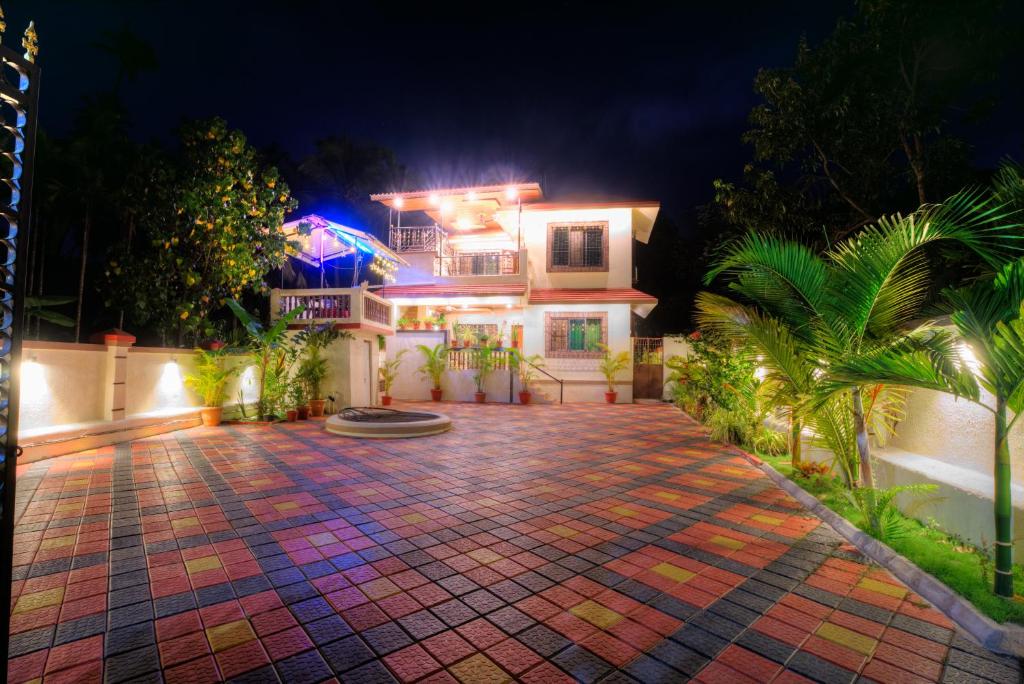 Hotel Snehaprabha - Near to Nagaon Beach Alibaug - Housity