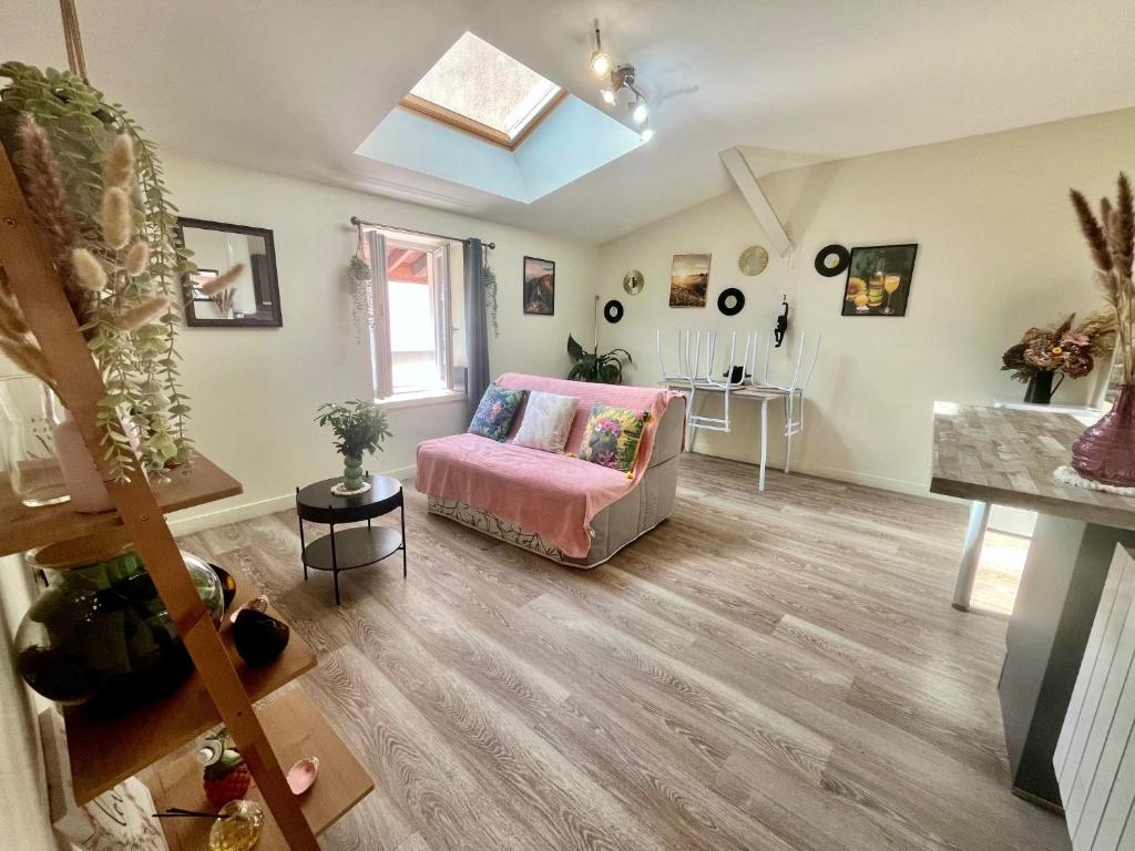 Et opholdsområde på Le Repaire Gîte 2 couchages au calme