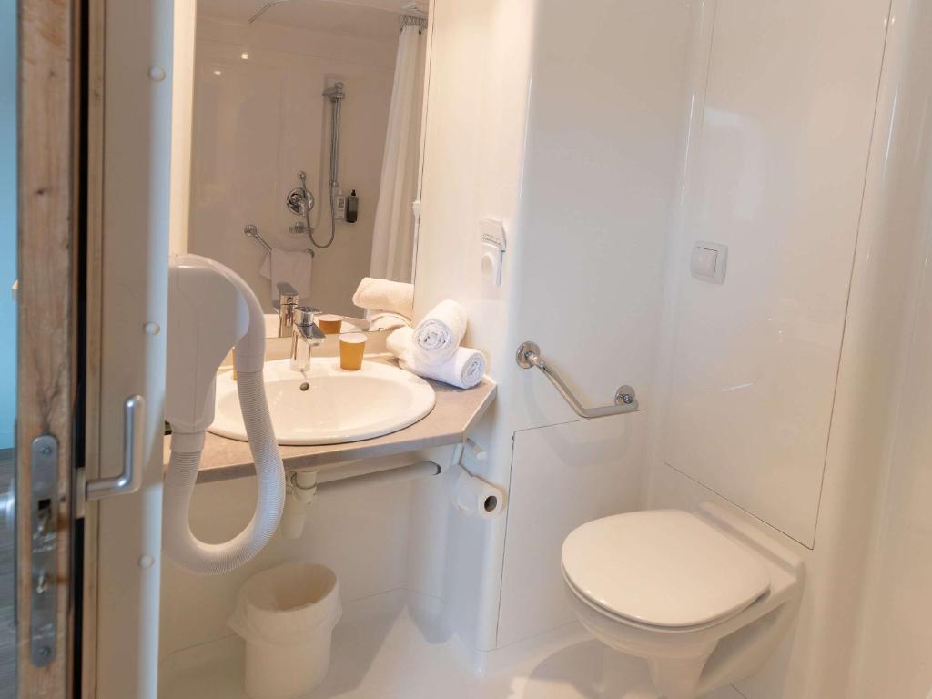 Koupelna v ubytování ibis budget Ciboure St-Jean-Luz