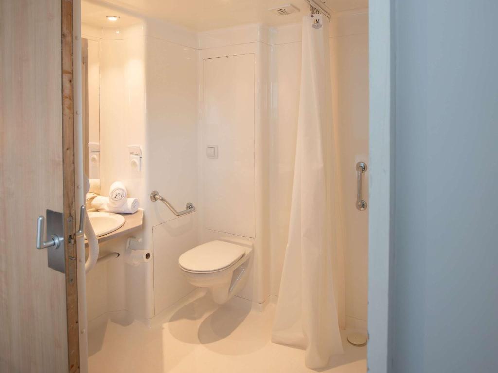 Koupelna v ubytování ibis budget Ciboure St-Jean-Luz