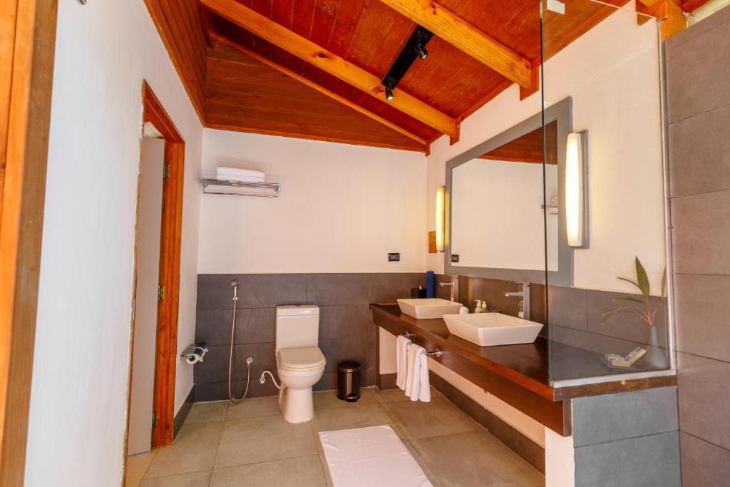 Meeru Maldives Resort Island - 12