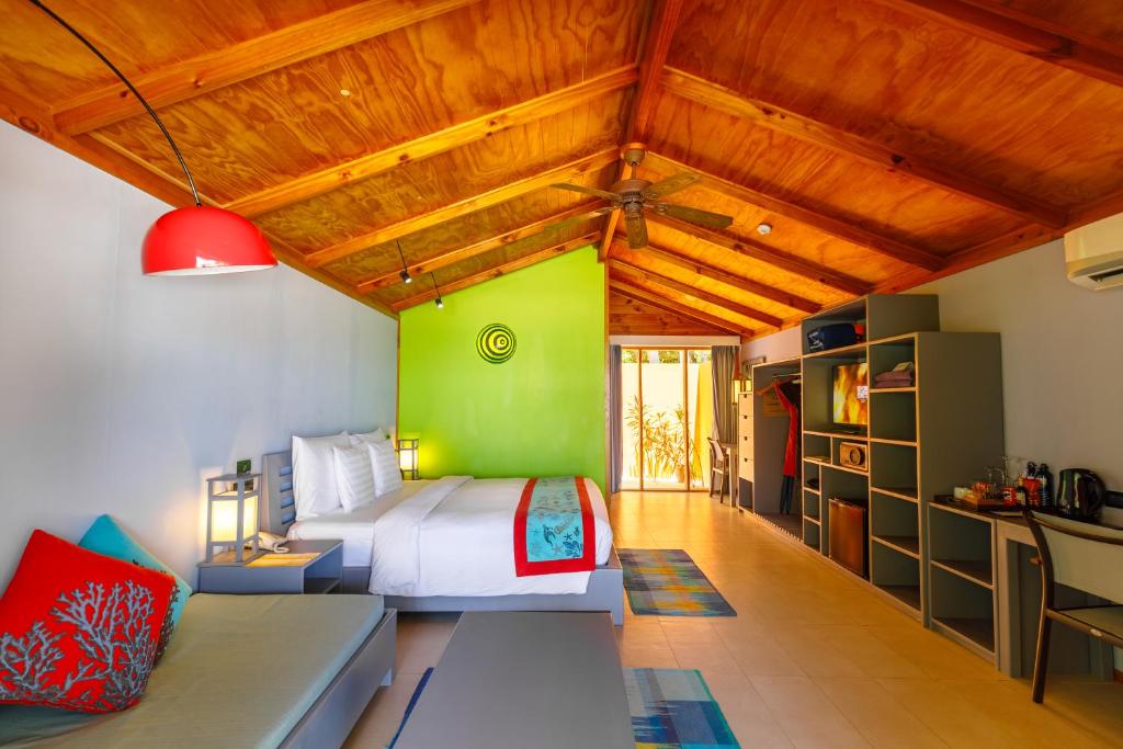 Meeru Maldives Resort Island - 8