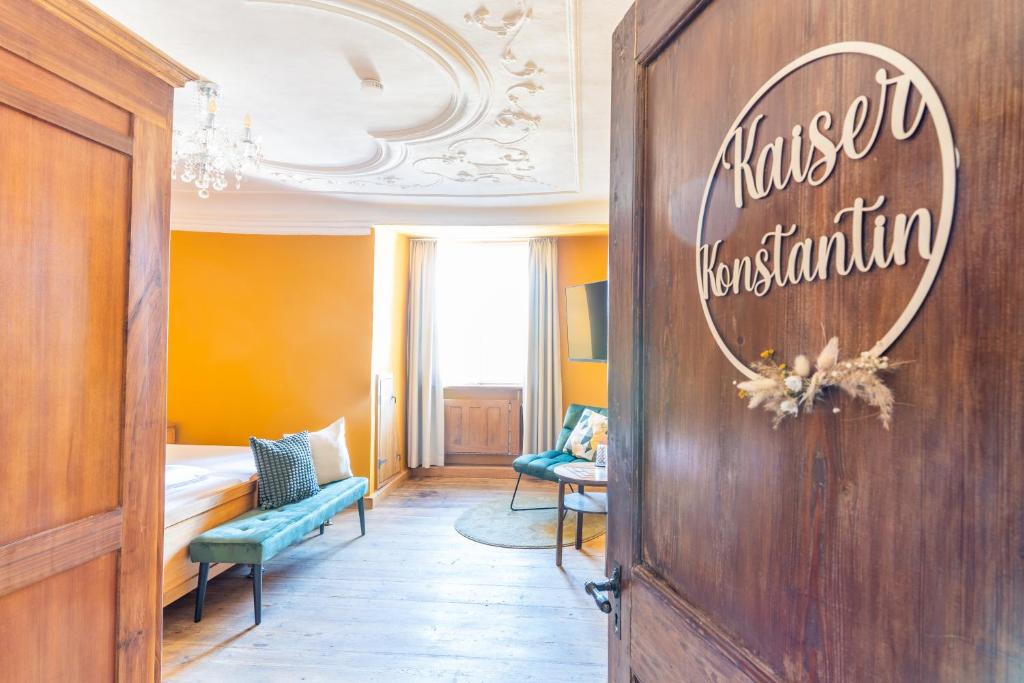 Fotografie z fotogalerie ubytování Gasthof Römischer Kaiser v destinaci Ellingen