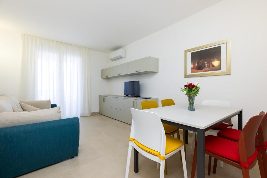 TV a/nebo společenská místnost v ubytování VELO JEDRO Apartmani PUNTA