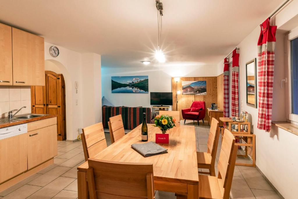 Kuchyňa alebo kuchynka v ubytovaní Haus Montanara myRelaxs