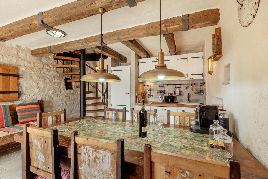 Kuchyň nebo kuchyňský kout v ubytování Beachfront Orahovac