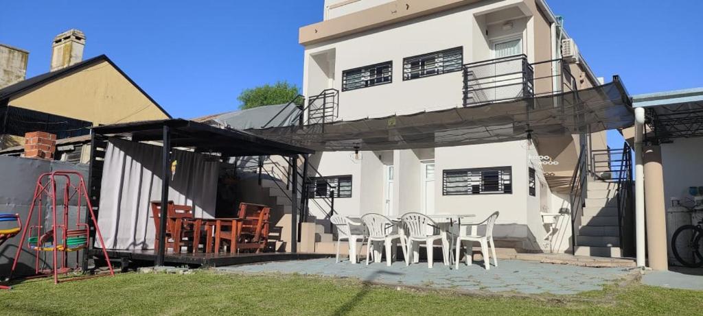 El edificio en el que está el departamento