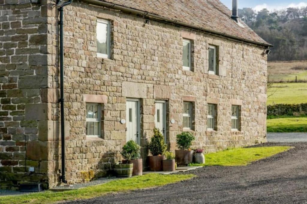 Nook Cottage, Hot Tub, Polar Bears, Alton Towers, Bakewell, Chatsworth House, Peak District Stay