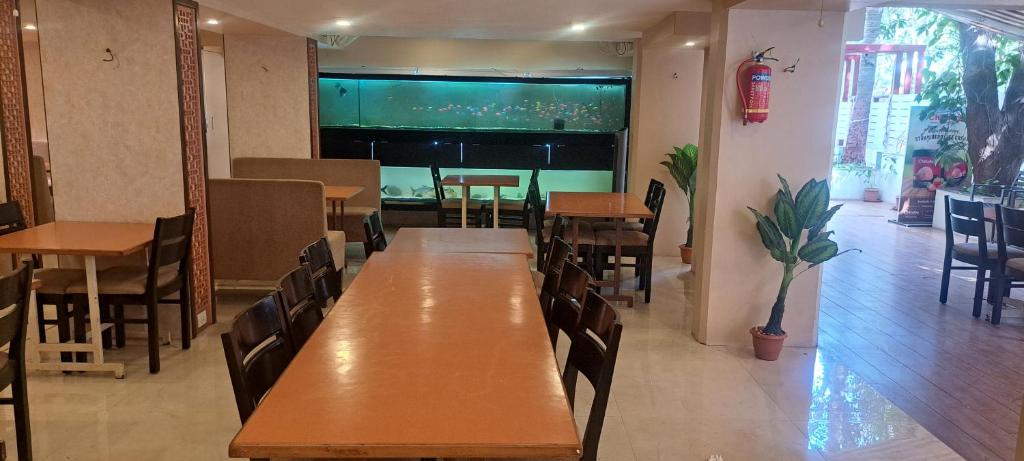 TV a/nebo společenská místnost v ubytování Hotel Swaroop