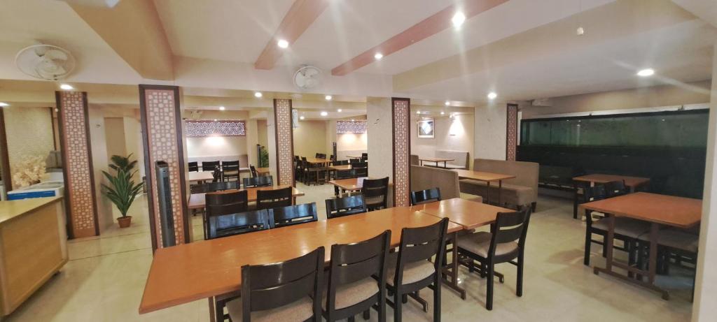 Restaurace v ubytování Hotel Swaroop