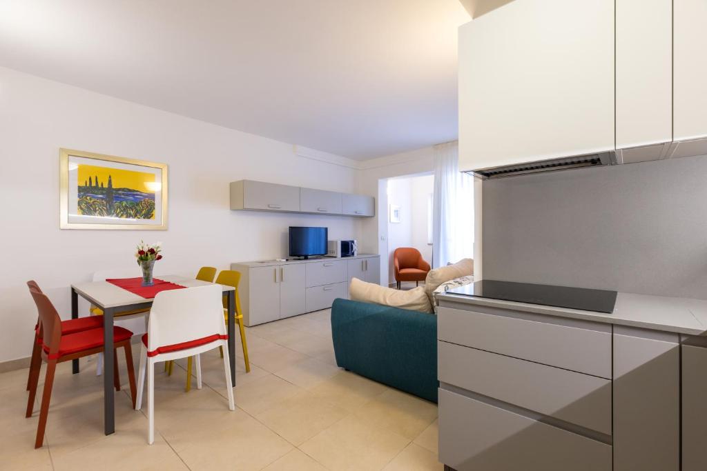 Kuchyň nebo kuchyňský kout v ubytování VELO JEDRO Apartmani PUNTA