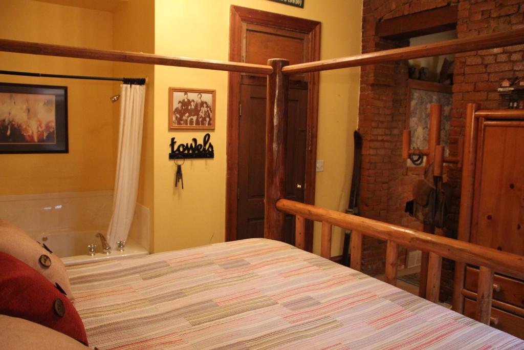 Hines Mansion - 