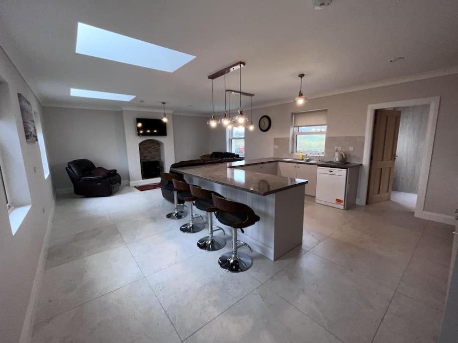 Fotografie z fotogalerie ubytování New Atherny Home overlooking The fields of Athenry v destinaci Galway