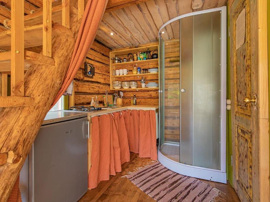 Kuchyň nebo kuchyňský kout v ubytování Elupuu forest cabin with sauna