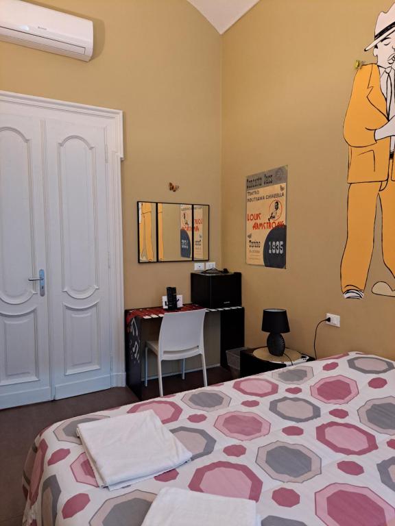A bed or beds in a room at Loca
