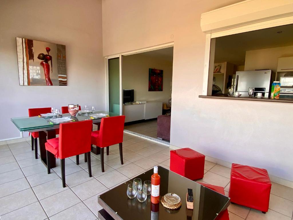Kuchyň nebo kuchyňský kout v ubytování Appartement Bougainvillier Martinique avec vue incroyable