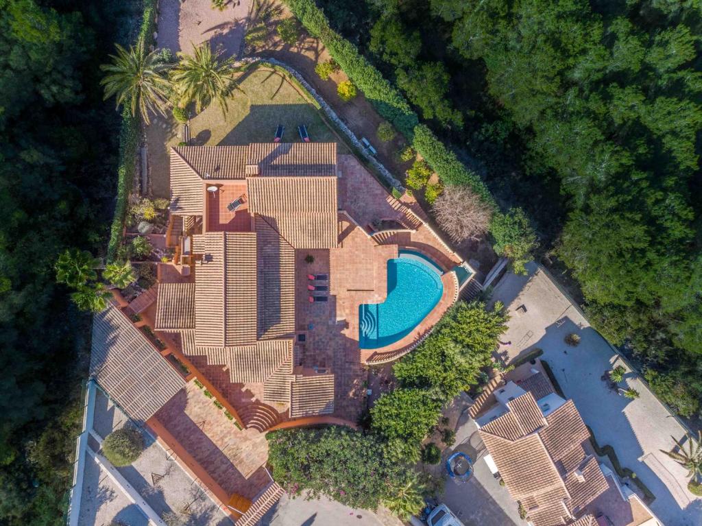Bazén v ubytování Villa Tosca Javea by Rock Rentals nebo v jeho okolí