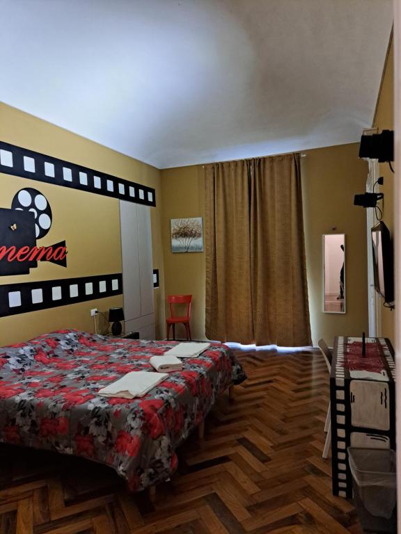 A bed or beds in a room at Loca