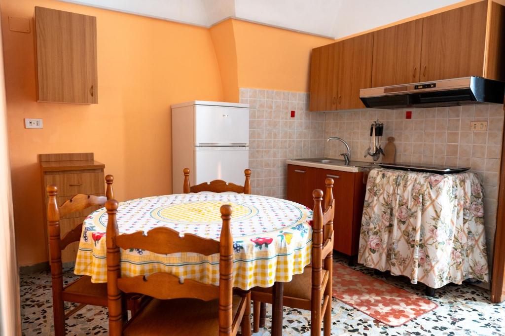 Kuchyň nebo kuchyňský kout v ubytování Casa Lucia - Siti storici e Saline Naturali - Pet Friendly