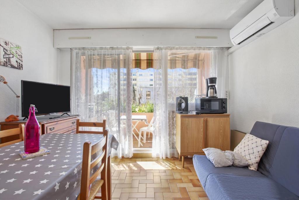 Et tv og/eller underholdning på Studio Cabine proche mer