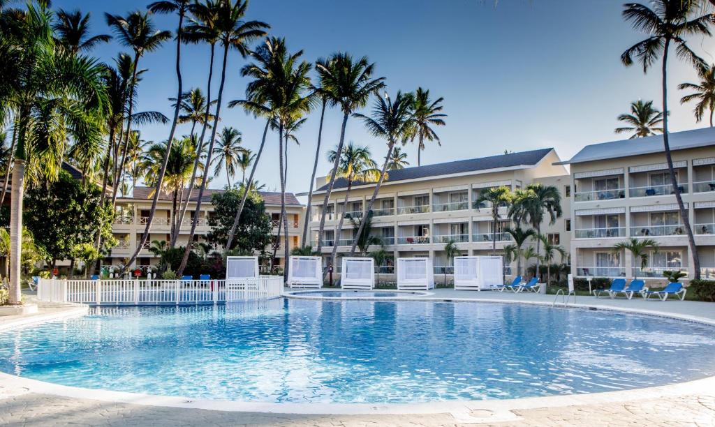Bazén v ubytování Vista Sol Punta Cana Beach Resort & Spa - All Inclusive nebo v jeho okolí