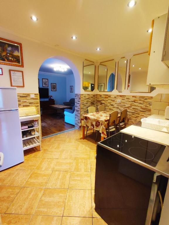 Kuchyň nebo kuchyňský kout v ubytování M&R apartmani Rovinj