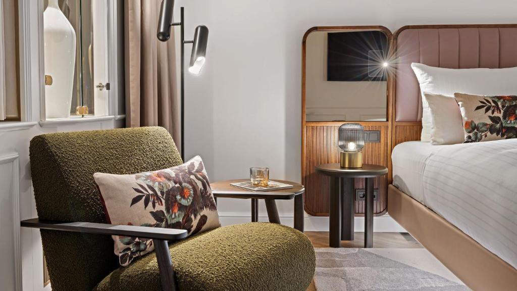 Postel nebo postele na pokoji v ubytování Hotel Bristol Berlin