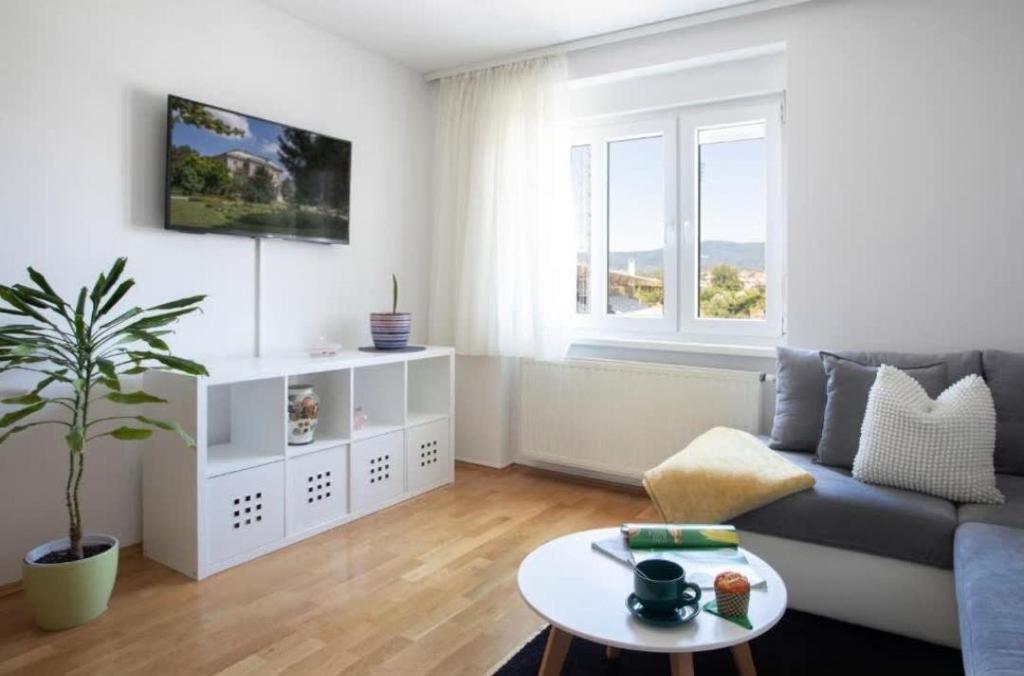 Tesla Apartment URBAN STAY