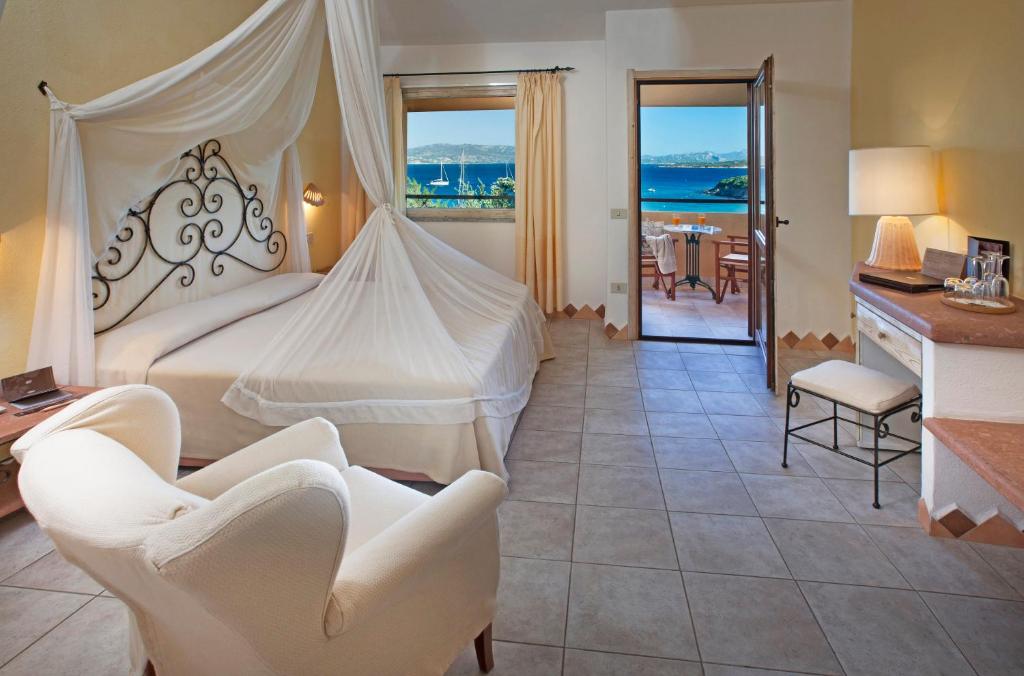 Posezení v ubytování Hotel Capo d'Orso Thalasso & SPA