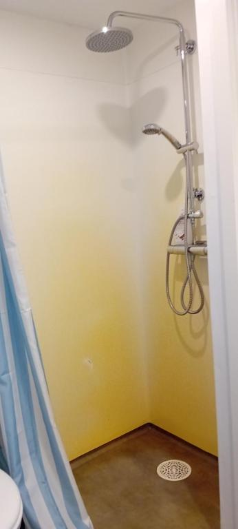 Koupelna v ubytování Gula huset