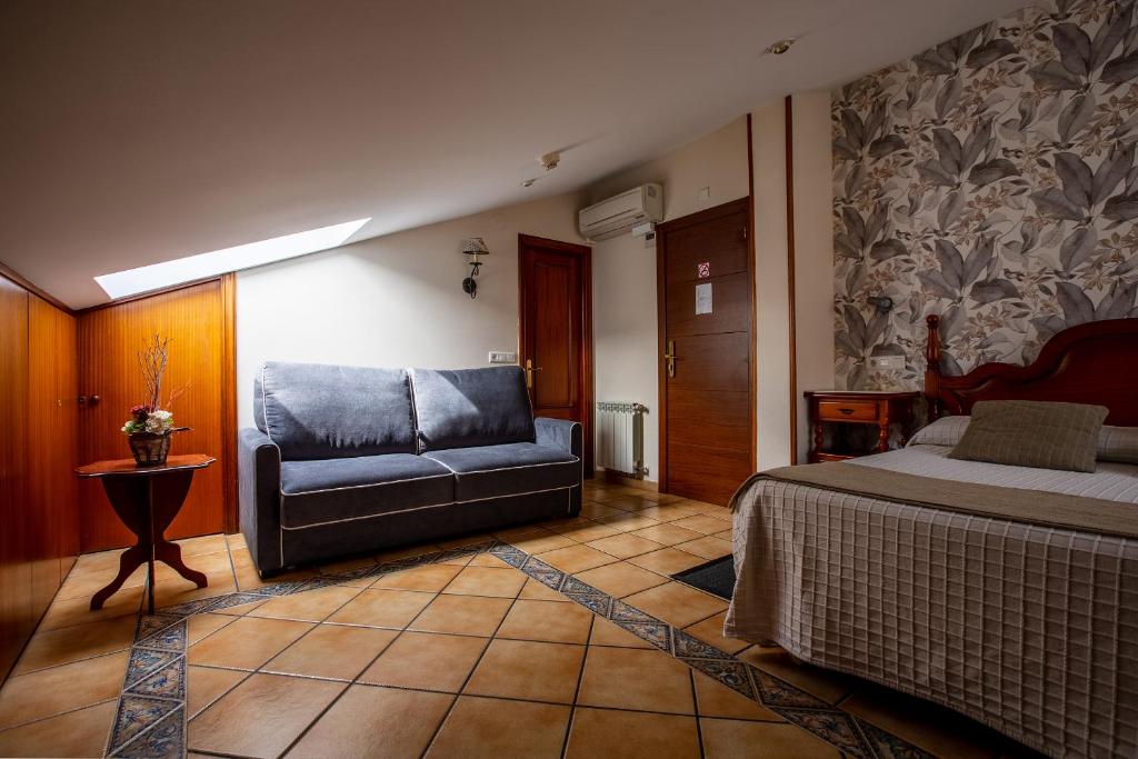 Pensión Zumardi - Standard Triple Room