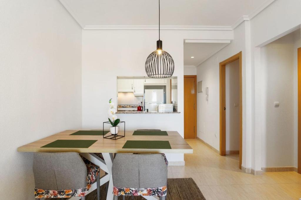 Nice modern 2 bed apartment in Torrievieja