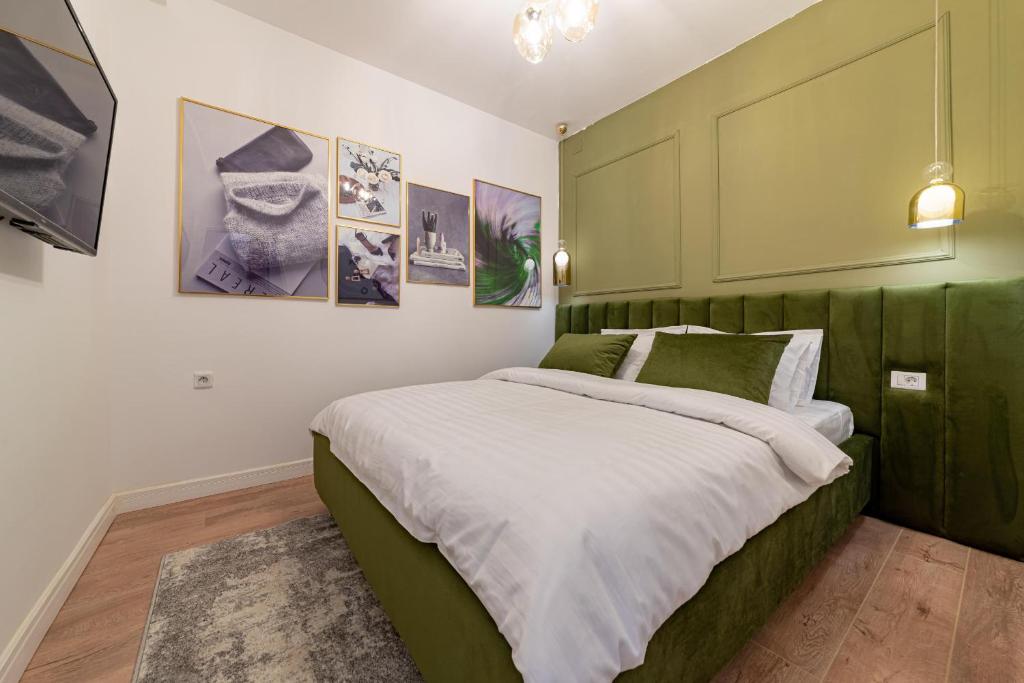 City Center Elegance Stylish 2BR Apartment at Piata Amzei, Bucharest