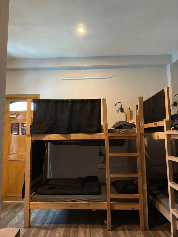 Wabi Sabi Riverside Hostel - Bed In Een Vrouwelijke Slaapzaal Met 6 Bedden