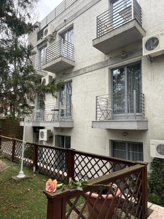 Balkón nebo terasa v ubytování Hotel Rose City