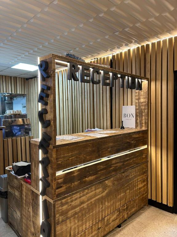Saló o bar de Abbey Point Hotel