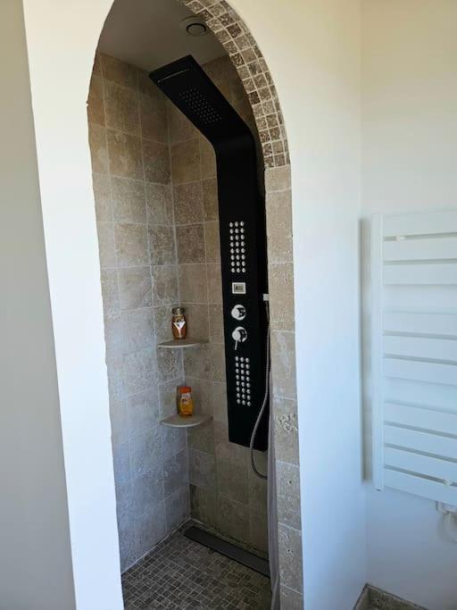 Vonios kambarys apgyvendinimo &#x12F;staigoje Belle villa avec piscine et vue mer- Village Sisco