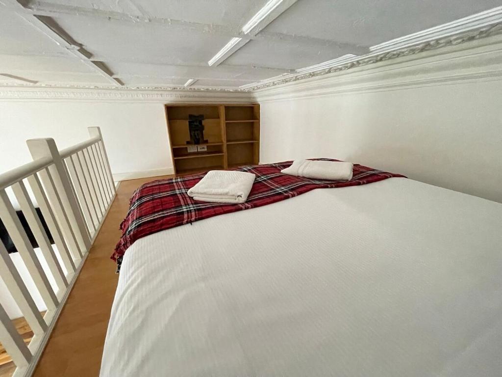 Portobello Road Artistic Studios 'BUDGET' - Studio - Split Level