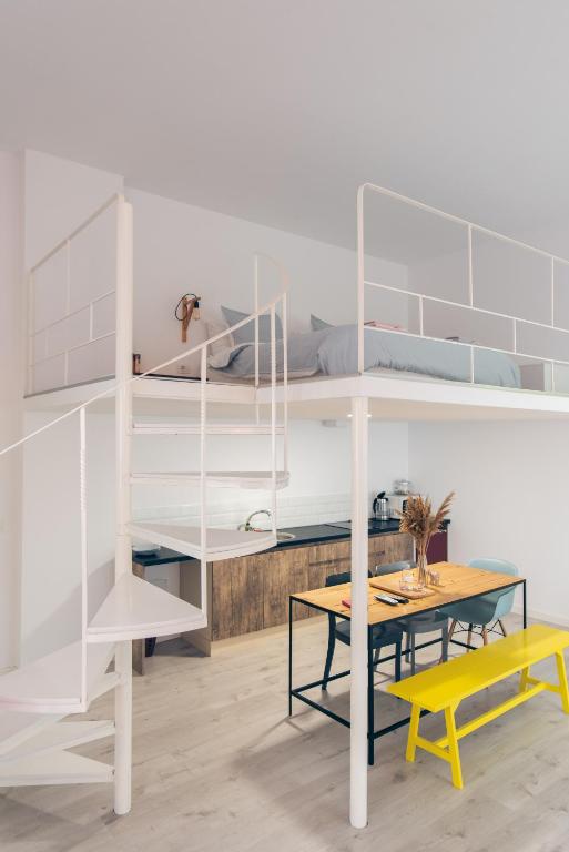 Postel nebo postele na pokoji v ubytování Sun&Moon Ohridlake Apartments