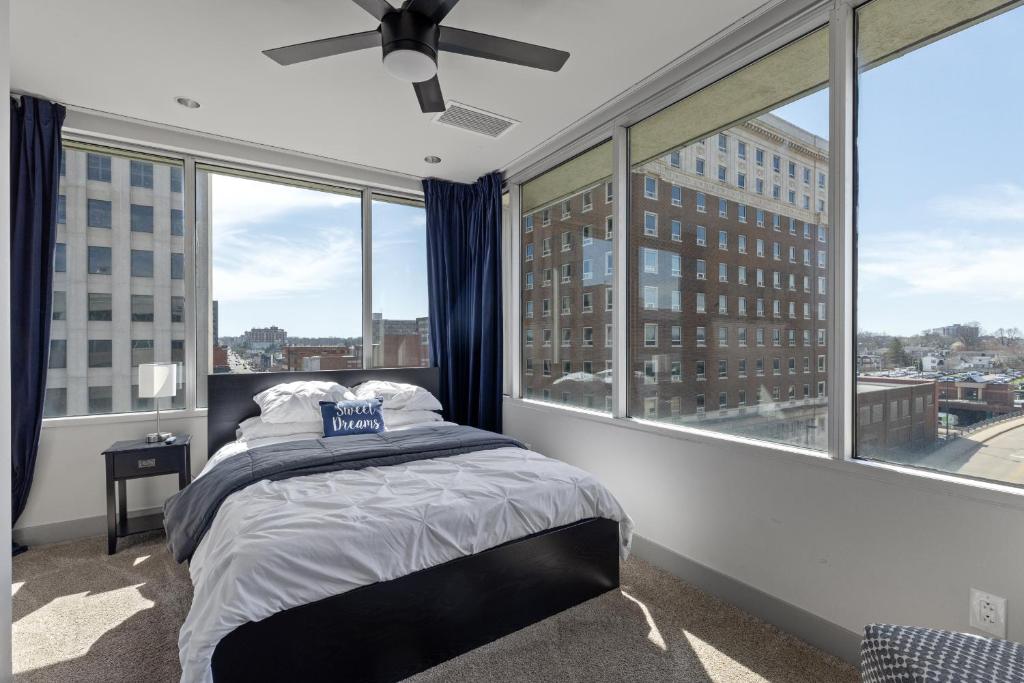 175 LEX - Walkable Downtown Lexington & Rupp Arena - Full Condos - Two-Bedroom Apartment