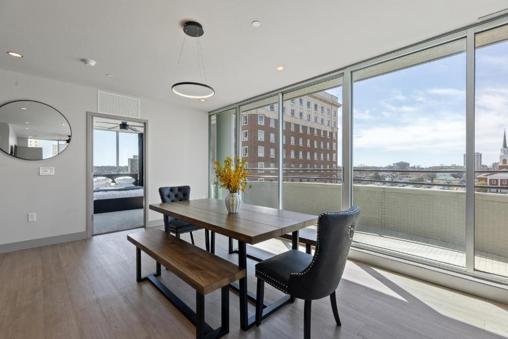 175 LEX - Walkable Downtown Lexington & Rupp Arena - Full Condos - Penthouse Apartment