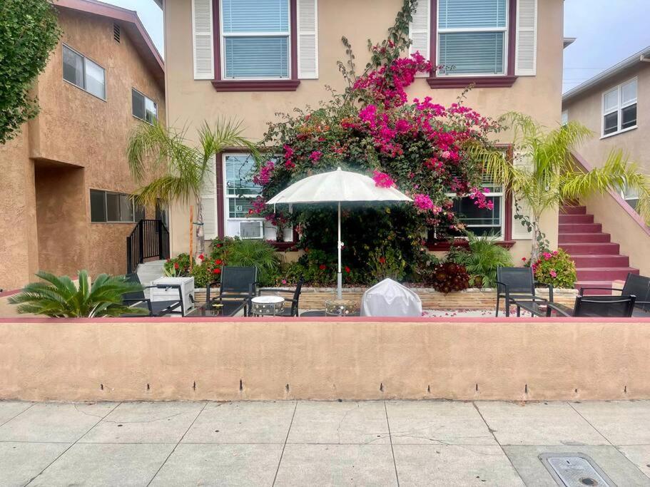 Belmont Shore Beach Bungalow, 2 min walk to town! - One-Bedroom Apartment