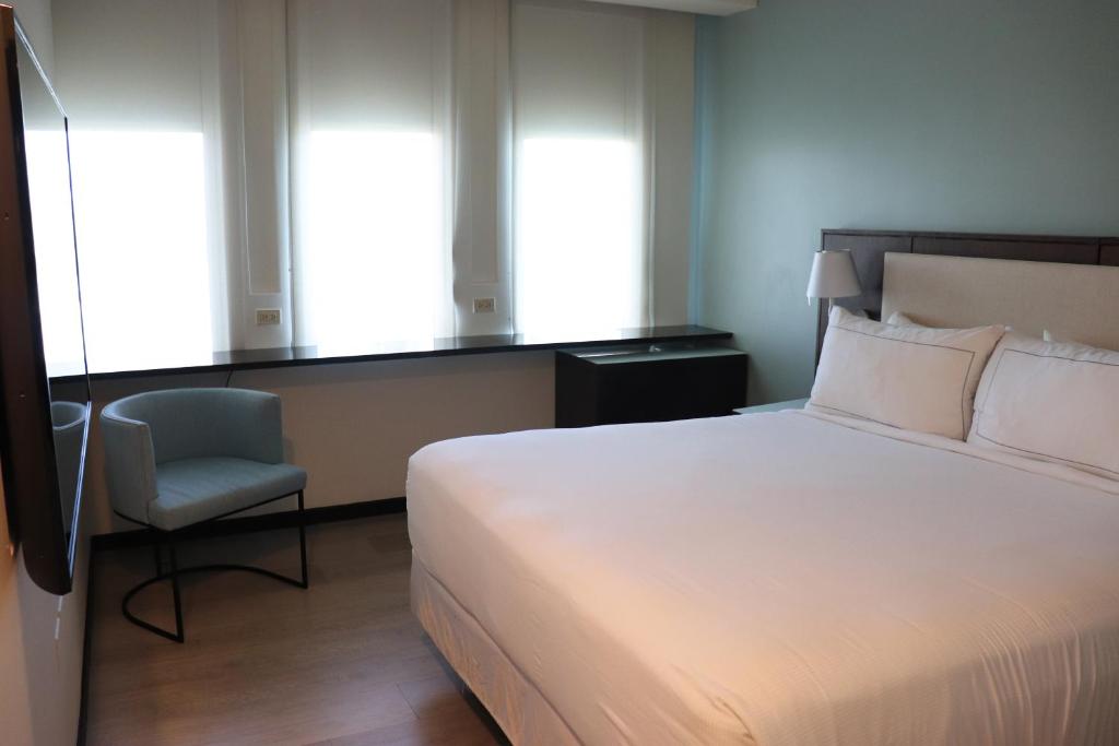 Postel nebo postele na pokoji v ubytování DoubleTree by Hilton San Juan