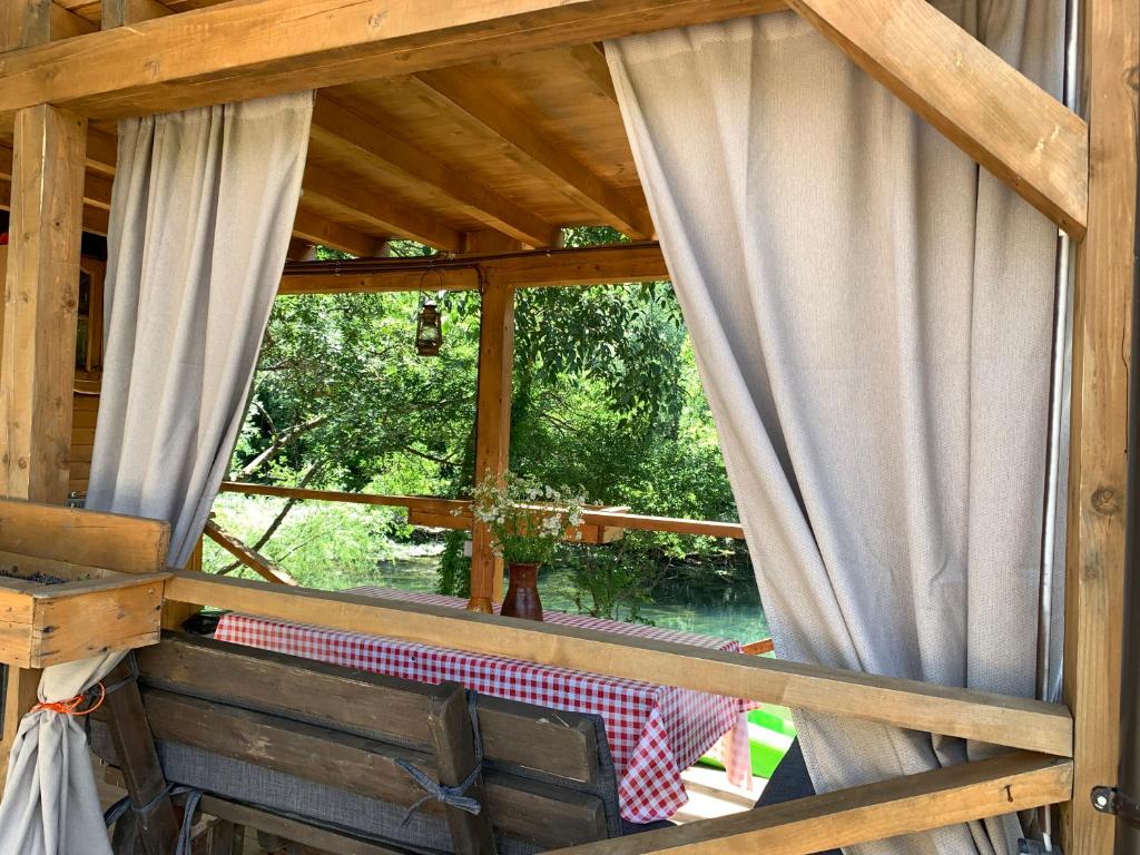 Zahrada ubytování Delightful Treehouse w private beach