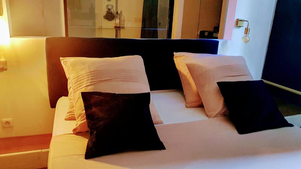 Le 4 Feuilles en.Camargue - Large Double Room