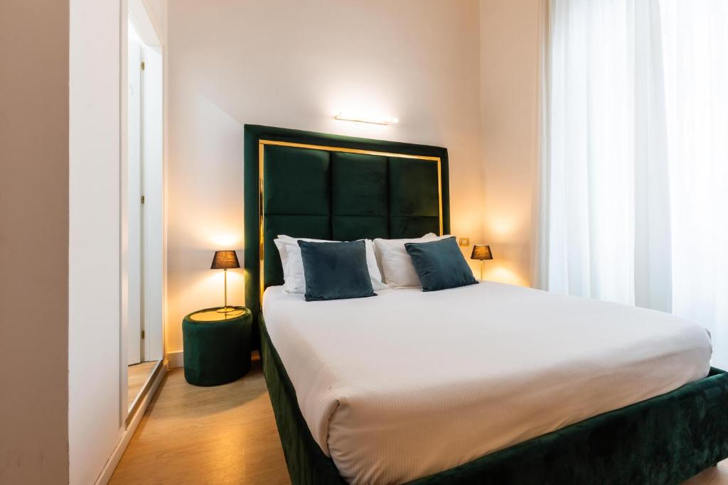 Cavour LR Collection - Deluxe Room