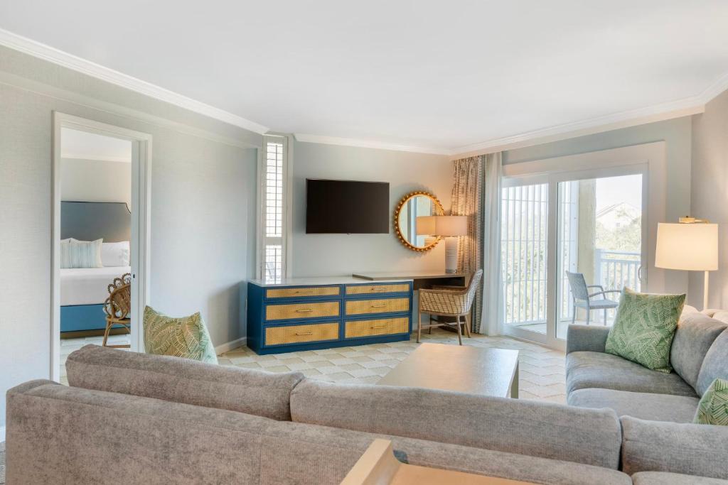 Omni Hilton Head Oceanfront Resort - Ada Island Suite Con Rollo En La Ducha 1 Cama King